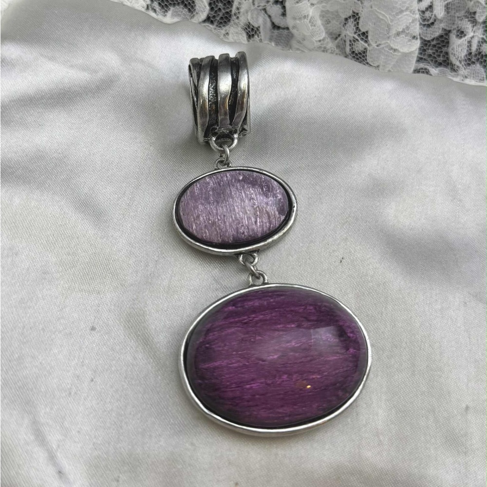 SILVER TONE PURPLE ACRYLIC SCARF HOLDER